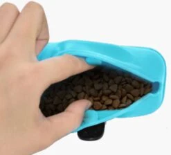 Merkloos 3 Stuks - Siliconen Magnetische Honden Beloningstasje - Dieren Traktatie Pouch - Voor Huisdier Training - Opbergtas - Zelfsluitend - Trainingzakje - Vaatwasser Veilig - Met Riem Clip - Blauw / Groen / Roze -Huisdierbenodigdheden Korting 1200x1087 14