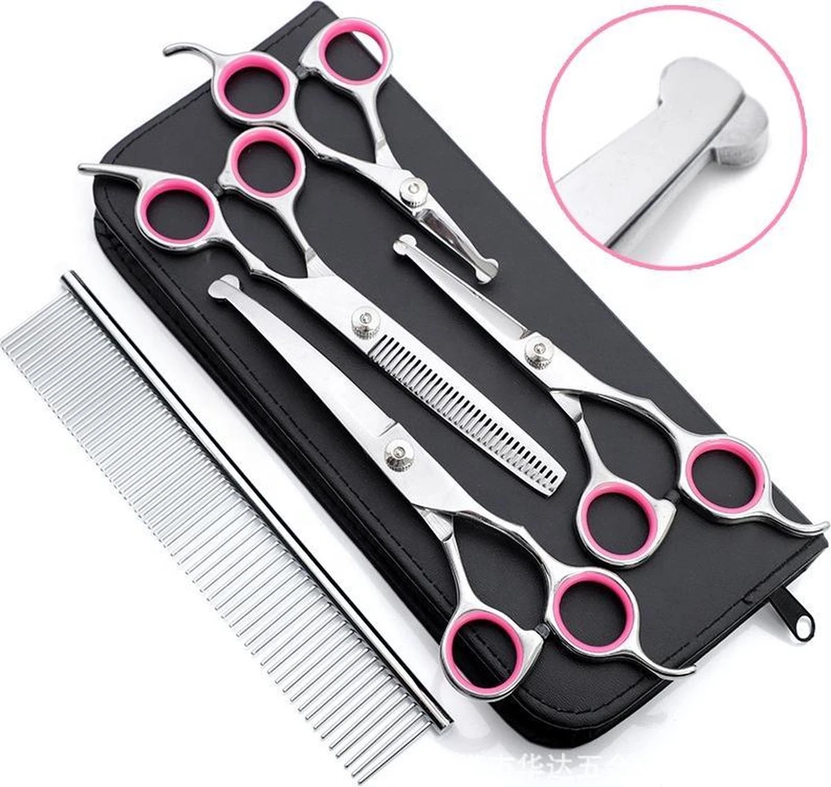 Professionele Hondenscharen Set - Extra Veilige Grooming Set - Trimscharen Voor Honden - Knipschaar - Effileerschaar / Uitdunschaar - Gebogen Schaar Met Ronde Punt - Precisieschaar - Hondenverzorging - Inclusief Kam, 2 Haarclips En Luxe Opbergdoos 4 Professionele Hondenscharen Set - Extra Veilige Grooming Set - Trimscharen Voor Honden - Knipschaar - Effileerschaar / Uitdunschaar - Gebogen Schaar Met Ronde Punt - Precisieschaar - Hondenverzorging - Inclusief Kam, 2 Haarclips En Luxe Opbergdoos - Image 2