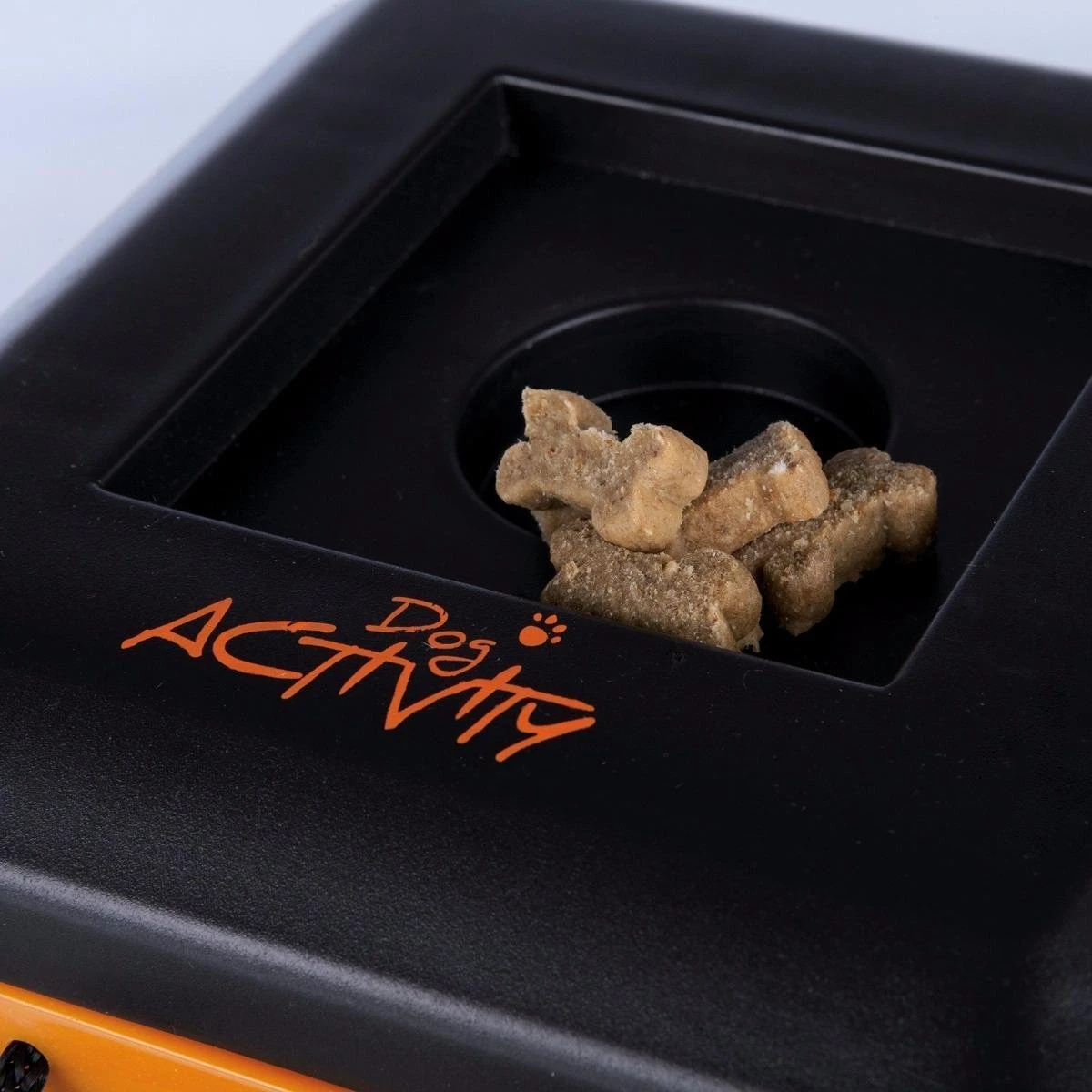 Trixie Dogtoy Dog Activity Strategy Game Gamble Box - Piepend Speelgoed - 15cm X 15cm X 9cm - Zwart/rood/oranje 7 Trixie Dogtoy Dog Activity Strategy Game Gamble Box - Piepend Speelgoed - 15cm X 15cm X 9cm - Zwart/rood/oranje - Image 5