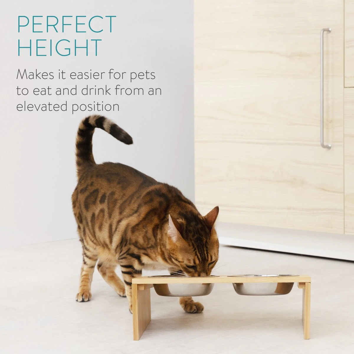 Navaris Verhoogd Dubbel Dieren Voedingsstation - 2 Kommen Voor Katten En Kleine Honden - Roestvrij Staal - Verhoogde Bamboe Standaard 4 Navaris Verhoogd Dubbel Dieren Voedingsstation - 2 Kommen Voor Katten En Kleine Honden - Roestvrij Staal - Verhoogde Bamboe Standaard - Image 2