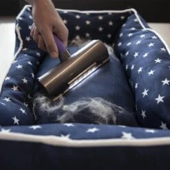 FurDaddy Batterij-aangedreven - Huisdier Haar Verwijderaar Voor Kleding - Herbruikbare Pluizenroller Voor Moeiteloze Verwijdering Van Kattenhaar & Hondenhaar - Zelfreinigende Pluizenborstel Voor Tapijt, Bank, Auto, Bed -Huisdierbenodigdheden Korting 1200x1200 268