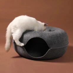 Merkloos A.K.A. Kattentunnel En Kattenmand In-1 – Kattenspeelgoed Speeltunnel Kattenhuis – Kattenhol Rond Kattenspeeltjes - Cat Cave Donut - Antraciet Vilt -Huisdierbenodigdheden Korting 1200x1200 2913