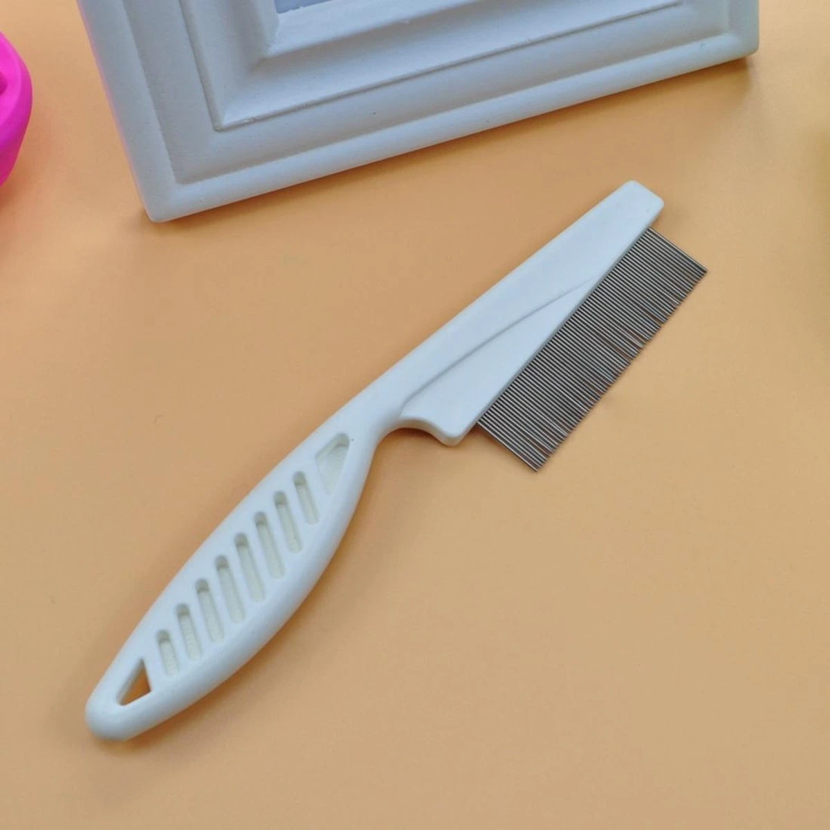 By Qubix Vlooienkam Voor Zowel Katten Als Honden 14CM - Wit 4 By Qubix Vlooienkam Voor Zowel Katten Als Honden 14CM - Wit - Image 2