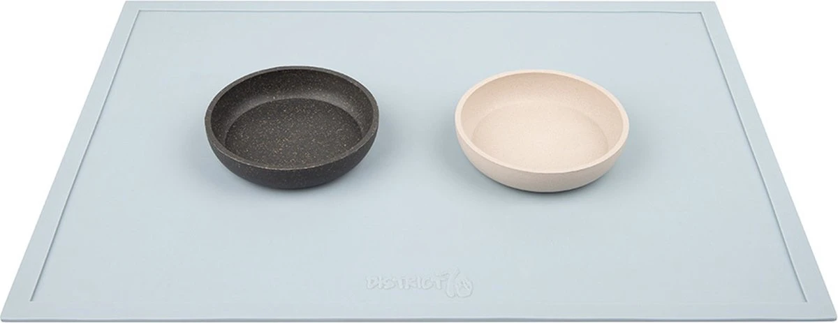 District 70 SERVE - Placemat Voor Honden En Katten - Matcht Met De BAMBOO Voerbakken - Merengue, Ice Blauw En Donker Grijs - 50 X35 Cm - Merengue 4 District 70 SERVE - Placemat Voor Honden En Katten - Matcht Met De BAMBOO Voerbakken - Merengue, Ice Blauw En Donker Grijs - 50 X35 Cm - Merengue - Image 2