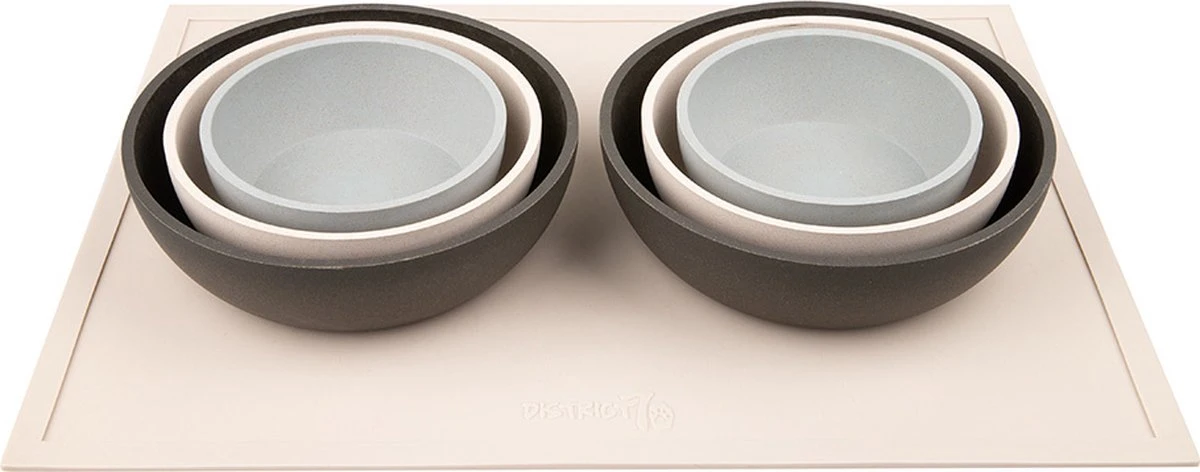 District 70 SERVE - Placemat Voor Honden En Katten - Matcht Met De BAMBOO Voerbakken - Merengue, Ice Blauw En Donker Grijs - 50 X35 Cm - Merengue 3 District 70 SERVE - Placemat Voor Honden En Katten - Matcht Met De BAMBOO Voerbakken - Merengue, Ice Blauw En Donker Grijs - 50 X35 Cm - Merengue