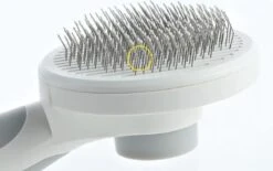 Merkloos Dierenborstel - Haarborstel Huisdieren - Borstel Voor Vacht Huisdier - Borstel Kat - Borstel Hond - Makkelijk Haar Verwijderen Met één Klik - Inclusief Speeltje - Kam Huisdier - Vachtverzorging - Massage 19 Merkloos Dierenborstel - Haarborstel Huisdieren - Borstel Voor Vacht Huisdier - Borstel Kat - Borstel Hond - Makkelijk Haar Verwijderen Met één Klik - Inclusief Speeltje - Kam Huisdier - Vachtverzorging - Massage -Huisdierbenodigdheden Korting 1200x751 2