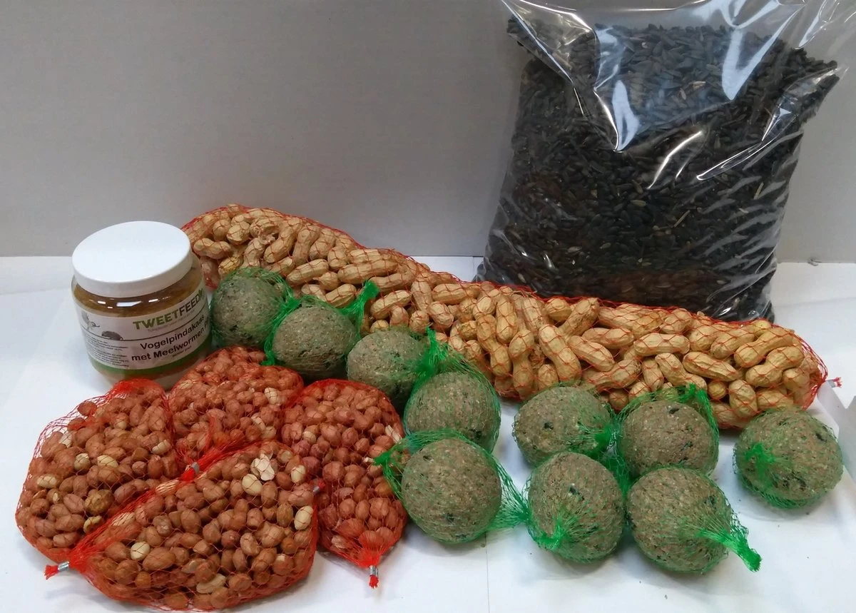 Merkloos Vogelvoer Pakket XL - Buitenvogel Voer - Vetbollen - Pinda's - Vogelpindakaas - Zonnebloempitten 3 Merkloos Vogelvoer Pakket XL - Buitenvogel Voer - Vetbollen - Pinda's - Vogelpindakaas - Zonnebloempitten