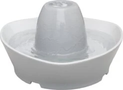 PetSafe® Streamside Ceramic Pet Fountain - Keramische Drinkfontein Voor Katten En Kleine Honden - Water Borrelt Zacht Over De Toren - Door Het Design Van Alle Kanten Bereikbaar - 1,8 Liter - PetSafe Streamside